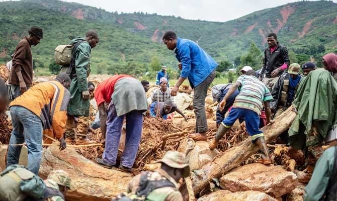 Over 1,000 feared dead after cyclone slams into Mozambique