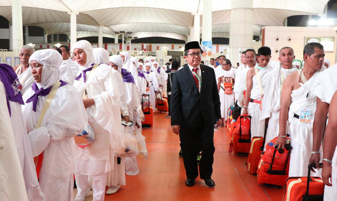 Indonesian Yemeni Hajj Pilgrims Arrive In Saudi Arabia Arab News