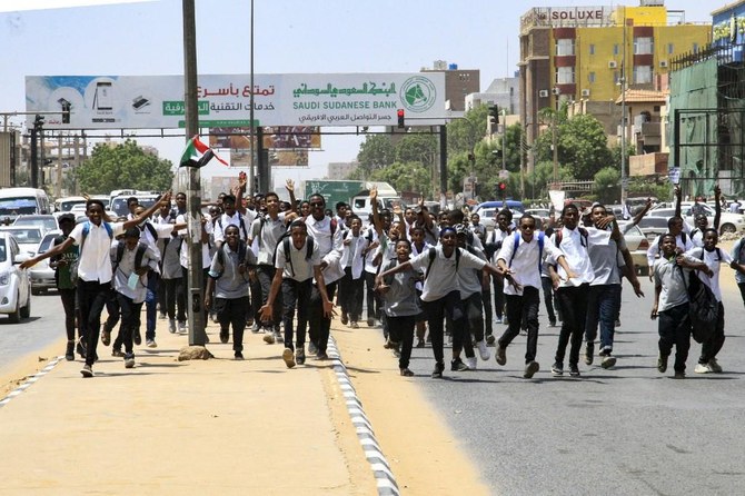 Four more Sudanese protesters killed in Omdurman, as army and opposition  meet | Arab News