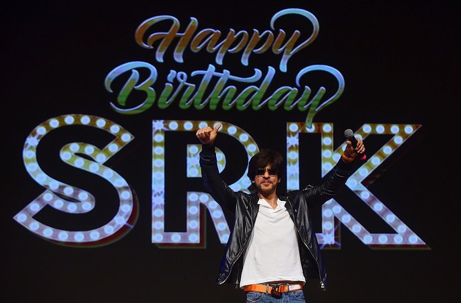 Burj Khalifa Lights Up With Special Birthday Wish For Shah Rukh Khan Celebrities News India Tv