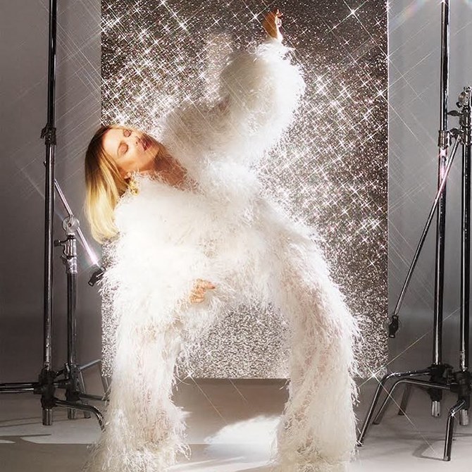 Kylie Minogue celebrates new album wearing Ashi Studio | Arab News