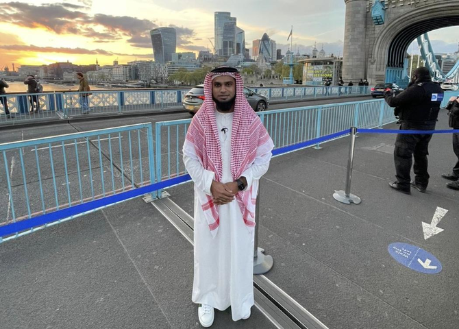 British Muslim Entrepreneur Brings Ramadan To A Close Performing Adhan Over London S Tower Bridge Arab News