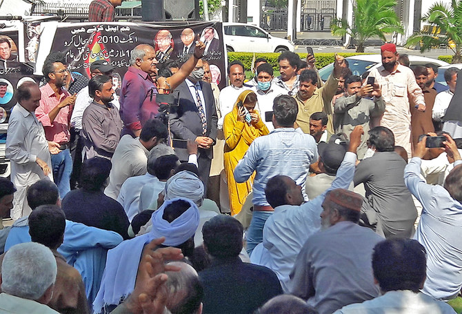 Pakistani Journalists Camp Outside Parliament To Protest Proposed Law ...