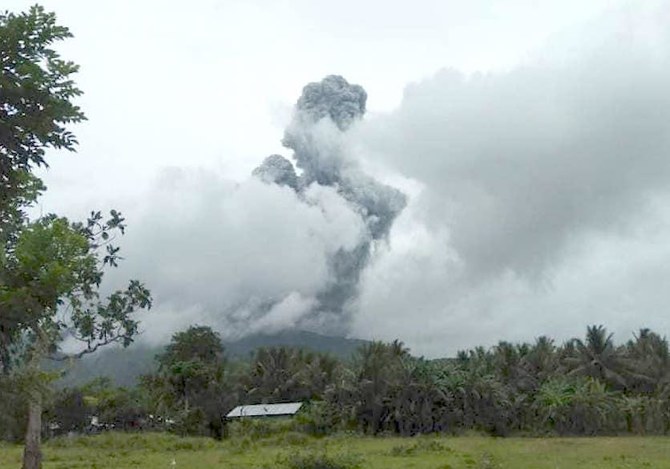 Philippine Volcano Spews Ash And Steam Alarms Villagers Arab News 9468