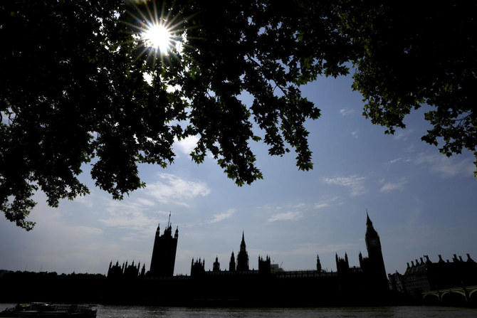 Millions Swelter As UK Endures Its 1st Extreme Heat Warning | Arab News