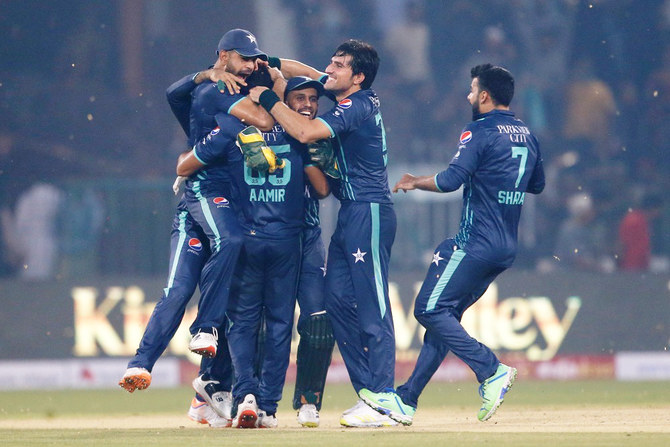 Pakistan Beat England By 6 Runs In 5th T20 | Arab News