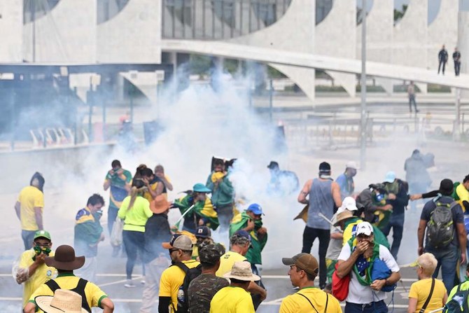 Leftwing Brazilians hope to reclaim football jersey from Bolsonaro movement, Brazil