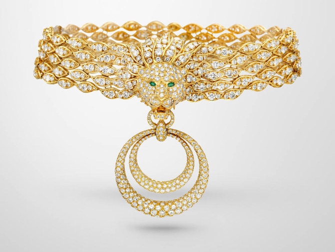 Van Cleef & Arpels on X: A precious encounter in Van Cleef &