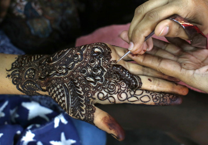 Very Beautiful stylish Khaleeji mehendi design / Khafeef Henna Design | new  arabic mehndi design #henna #mehndi #hennadesign #mehnditutorial | By The  mehndi art makes dulhan perfectFacebook