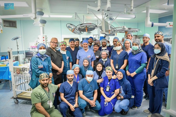 Saudi surgeons successfully separate Nigerian conjoined twins | Arab News