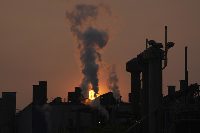 Millions breathing hazardous air as smoke from Canadian wildfires streams  south over U.S.