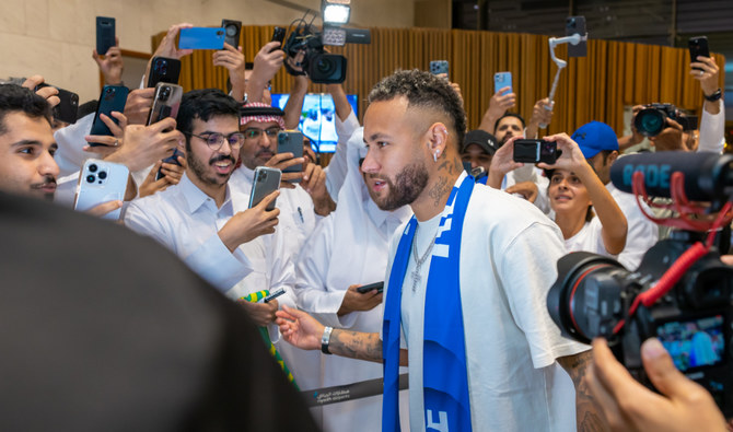 Thousands of Saudi fans cheer as Ronaldo unveiled at Al Nassr