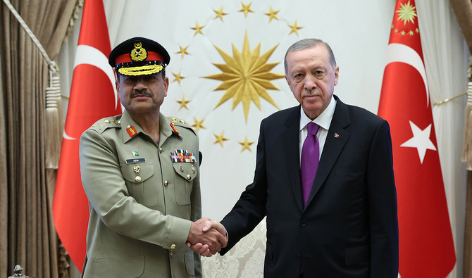 Pakistan's army chief meets Turkiye's civil, military leaders to discuss  defense collaboration