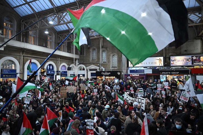 Bella Hadid leads protest march for her country of origin: Palestine