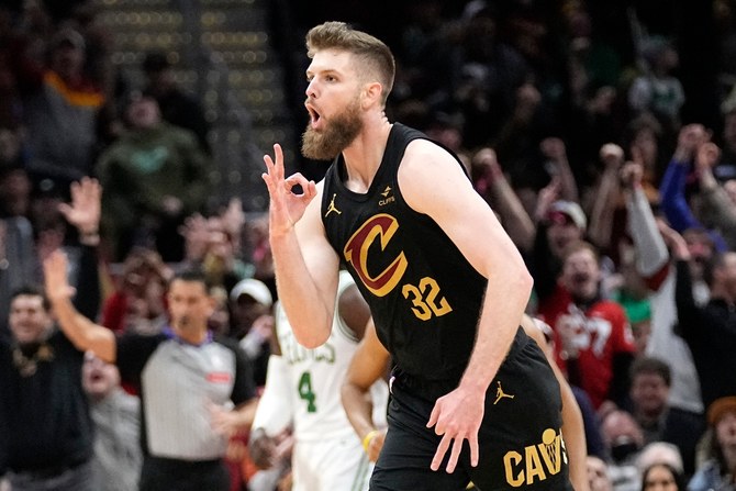 Cavaliers comeback stuns Celtics Suns hold off Nuggets in