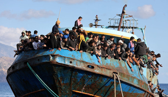 Over 1 075 migrants mostly from Pakistan Egypt arrived in Greek