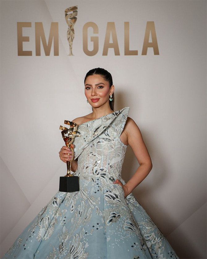 Pakistani actress Mahira Khan bags ‘Artist in Fashion’ award at EMIGALA ...