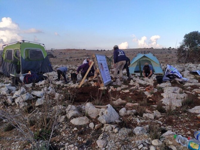 Israeli settlers crossed into Lebanese territory on Wednesday, erecting tents and taking pictures of themselves. (@tamerqdh)