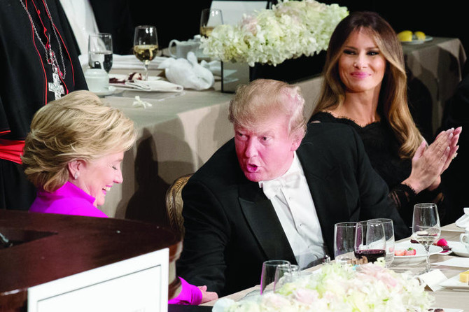 Presidential candidates carry campaign barbs into NY dinner