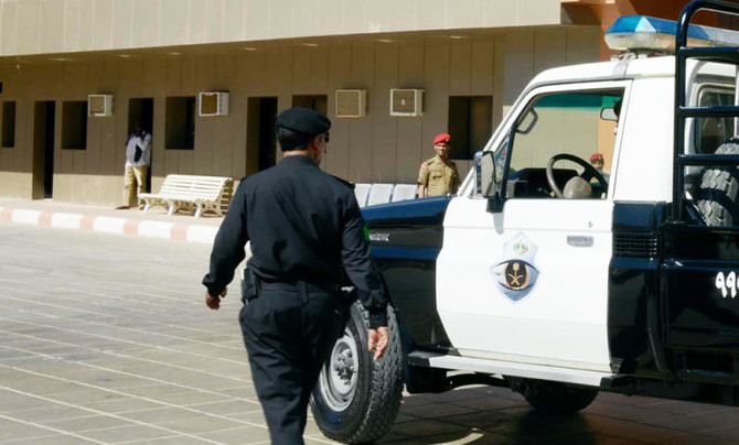 Cop drives elderly man 150km home | Arab News