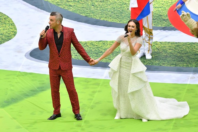 Robbie Williams stars in Russia 2018 opening ceremony