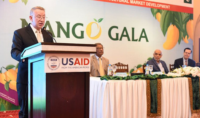 USAID celebrates partnership with Pakistani mango growers