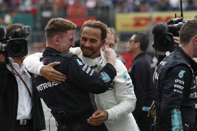 F1 2018: Lewis Hamilton draws level with Fangio on five World Championships