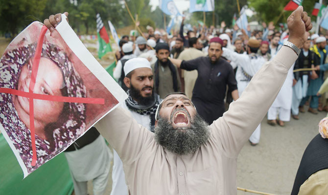 Pakistan Struggles To Contain Violent Blasphemy Protests | Arab News