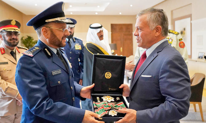 Jordanian king honors Saudi chief of staff