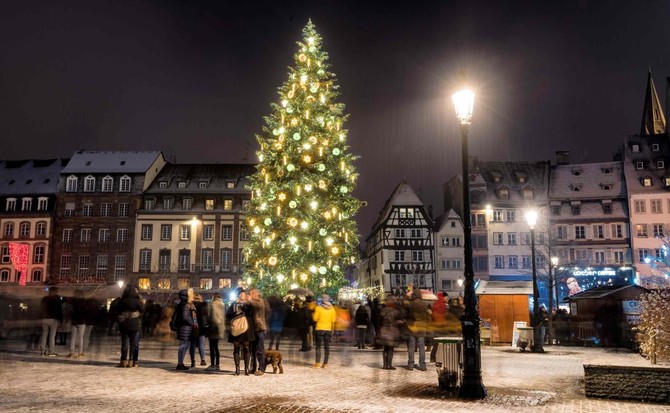 Gathering in Strasbourg remembers victims of market attack