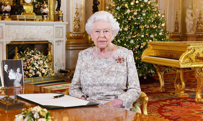 Queen Elizabeth extols goodwill and respect in Christmas message