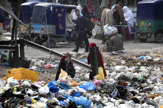 Pakistan’s Peshawar city to phase out plastic bags within two weeks