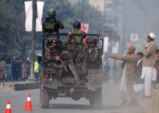 Pakistani Military Says Militant Attacks Killed 10 Soldiers | Arab News