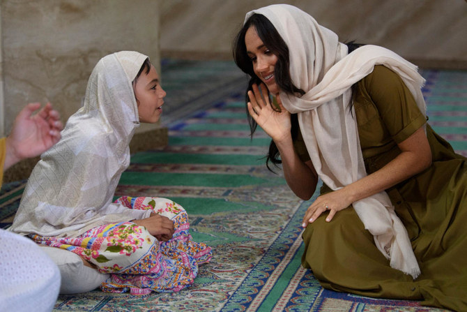 Harry and Meghan visit South Africa’s oldest mosque on tour