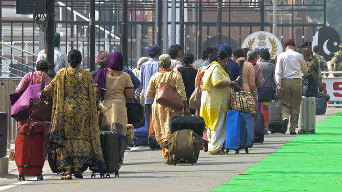 Indian Sikhs begin to arrive in Pakistan ahead of Guru Nanak’s birth anniversary