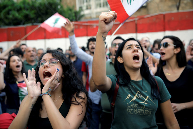 Medics protest economic crisis in Lebanon