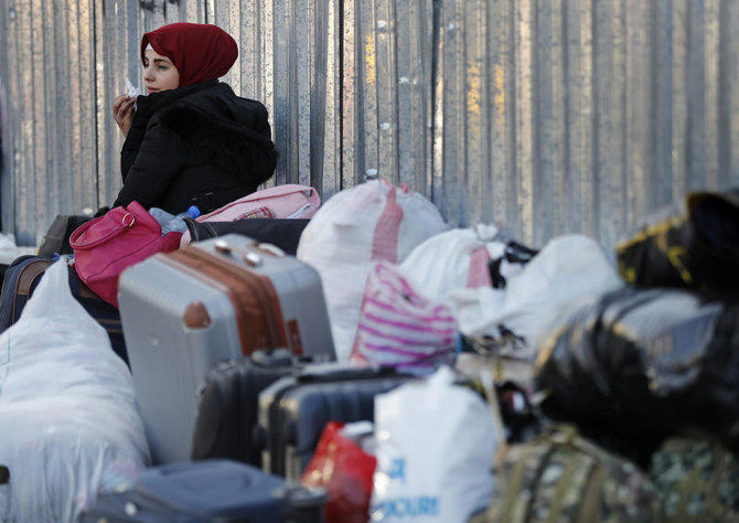 Hundreds Of Syrian Refugees In Lebanon Return Home | Arab News