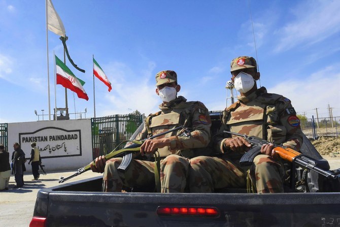 Pakistan army says Iran border fence will be ready next year