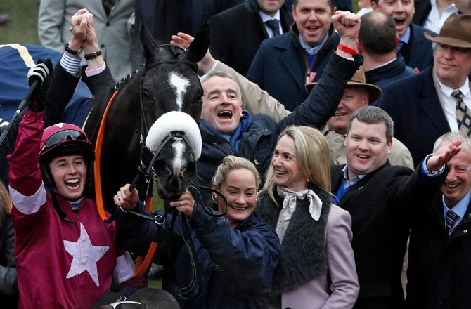 Trainer Gordon Elliott banned over dead horse photo