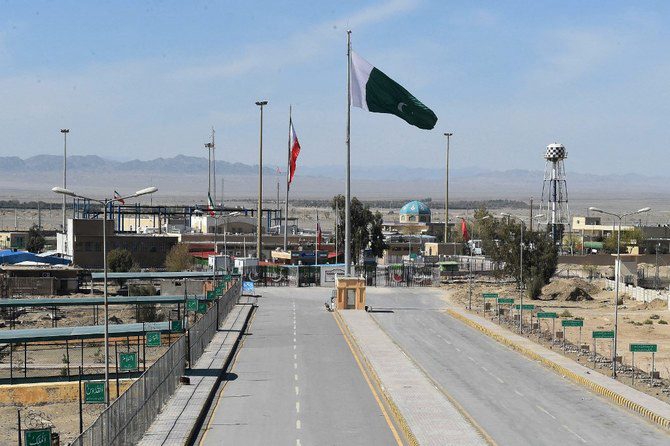 Pakistan says Iran border 46% fenced, to be completed in a year