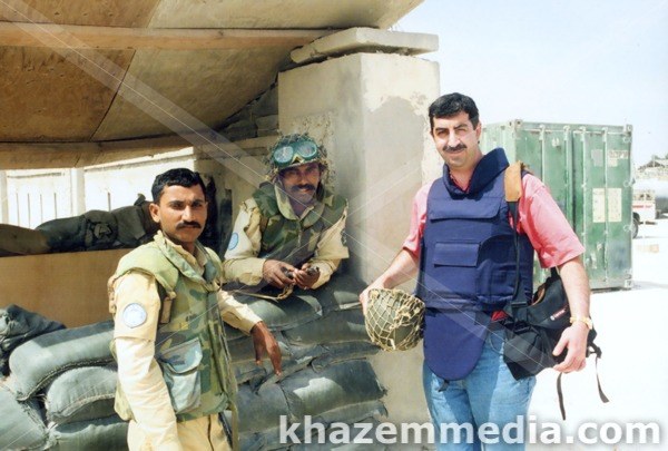 Youssef with UNITAF troops in Mogadishu, 1992. (Khazemmedia.com)