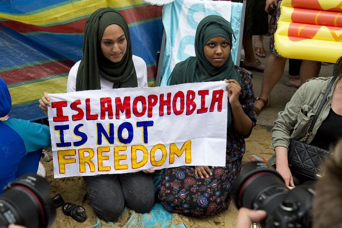 Academic accused of Islamophobia invited to Cambridge University