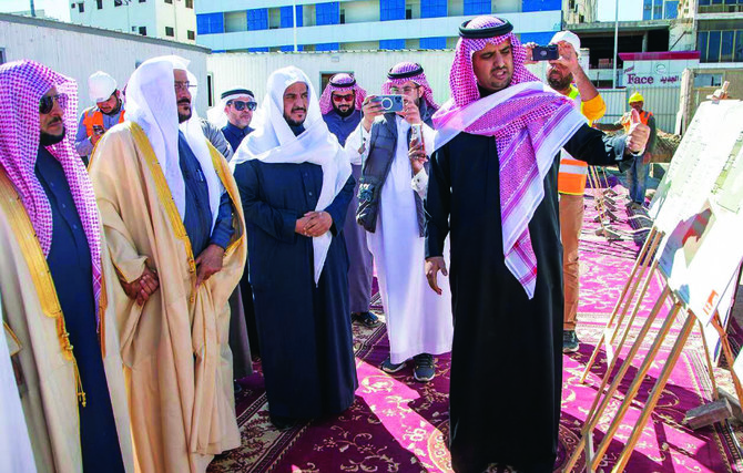 Saudi Islamic affairs minister inspects Khamis Mushayt grand mosque project. (SPA)