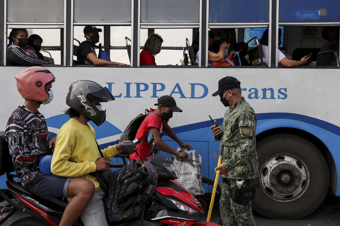 Philippines bars unvaccinated from Manila public transport