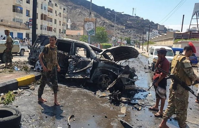 Army commander survives car bomb in Aden