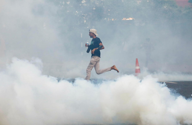 Sri Lankan PM ‘will resign’ after mass protests in Colombo 