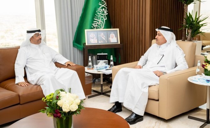 Bahraini transportation minister meets Saudi counterpart