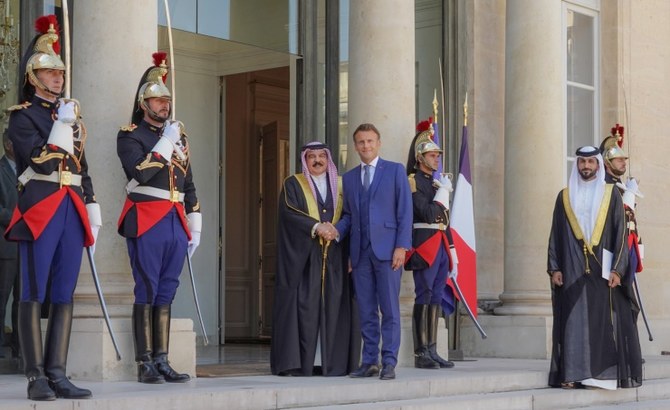 Bahrain’s King Hamad holds talks with President Macron in Paris