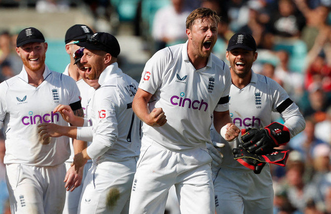 England cricket team arrives for first Pakistan tour in 17 years