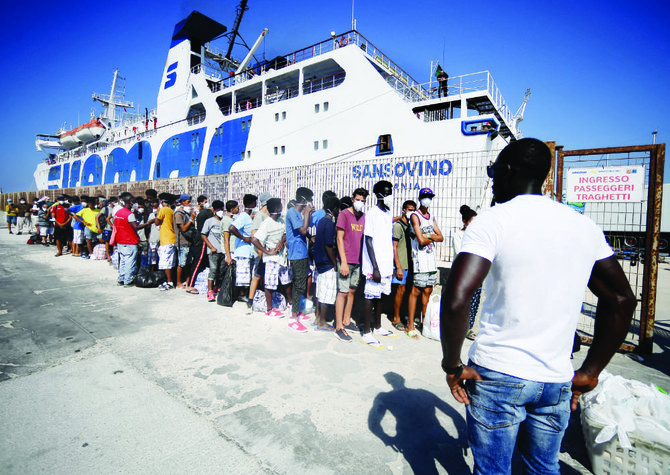 Italy agrees to take in over 500 migrants from rescue boats